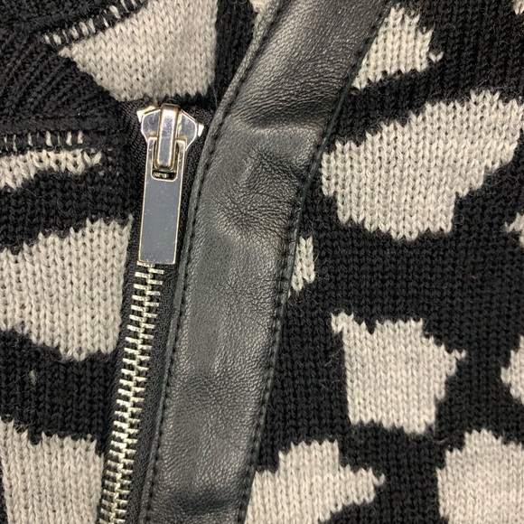 Diane Von Furstenberg Black / Granite Print Sweater Jacket - Picture 7 of 11